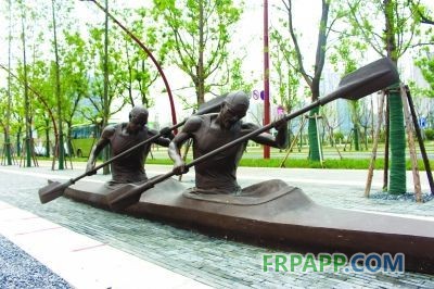皮劃艇項(xiàng)目雕塑。